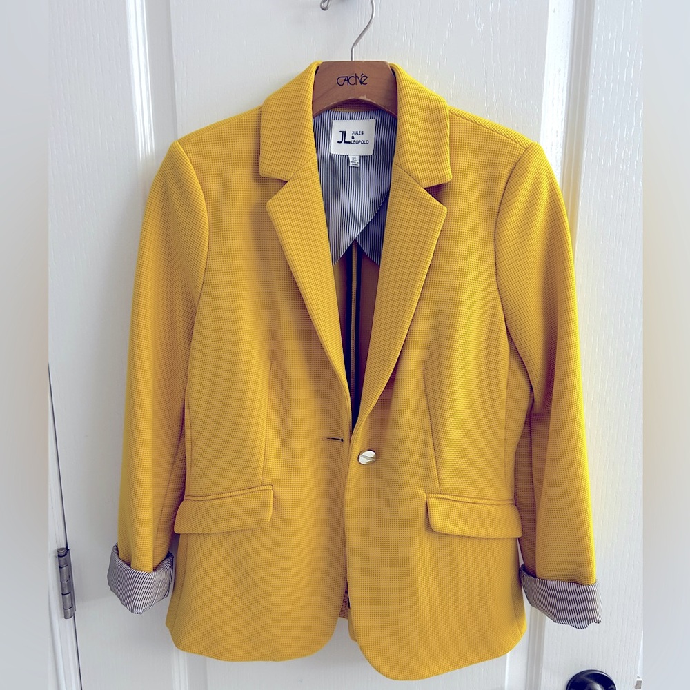 Yellow blazer